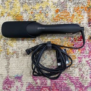 ghd Max Styler - 2” Wide Plate Flat Iron